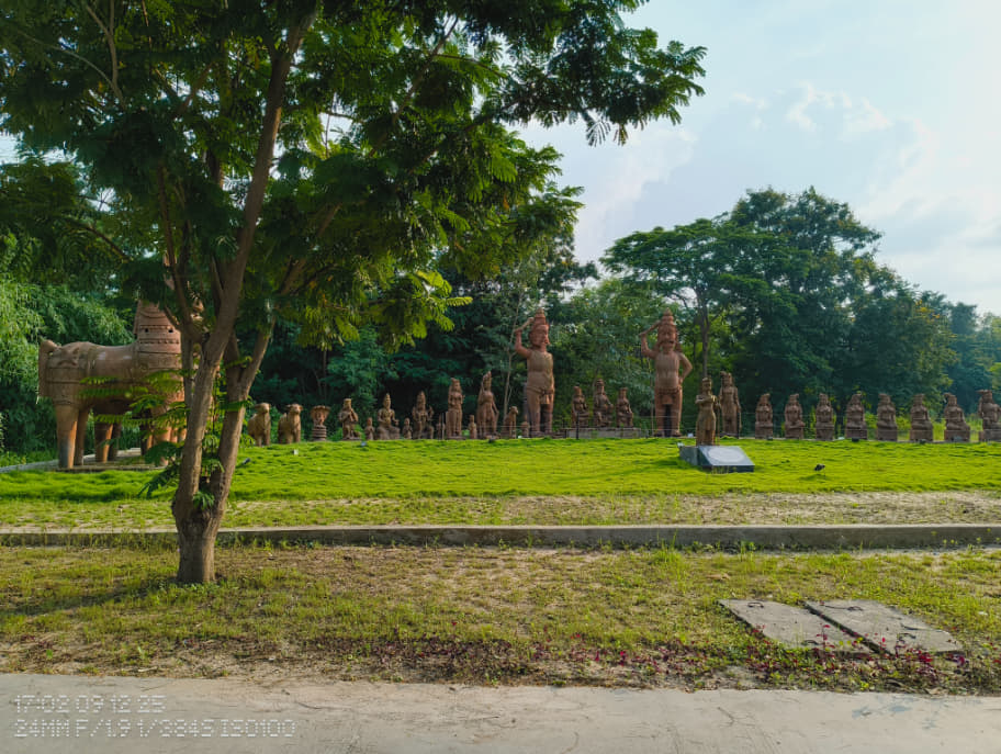 ITM SLS Baroda University College campus photo 32